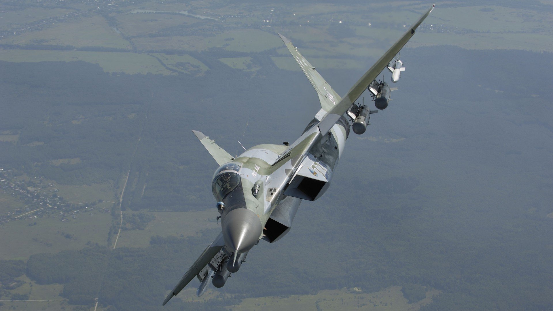 中国队中场贝尔特拉在巴黎奥运会上展现出强大的进攻组织能力，贝特伦对中国最新比赛视频